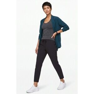 Lululemon On The Fly 7/8 Woven Pants Size 2 Black Casual Travel Walking Pockets